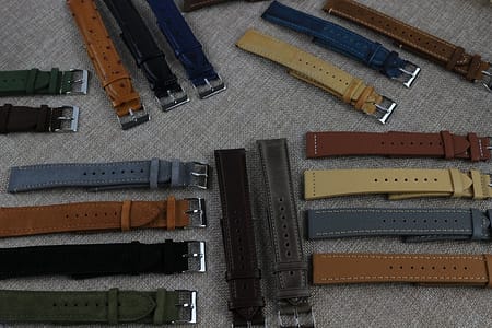 Simple watch straps Category Hero Section